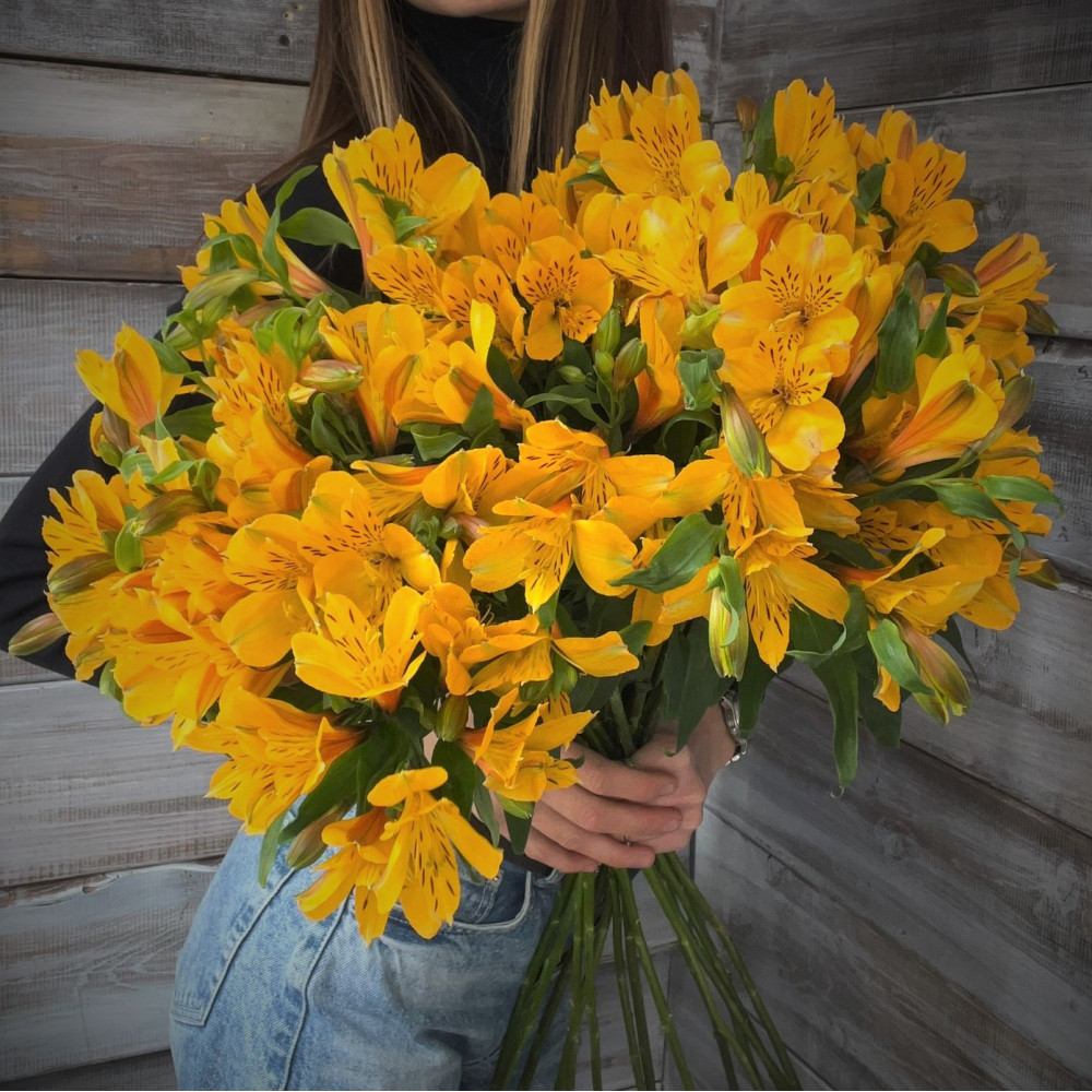 "Альстромерия" - купить цветы в Ялте