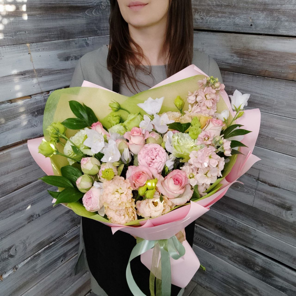 Букет романтичный - цветы с доставкой Ялта