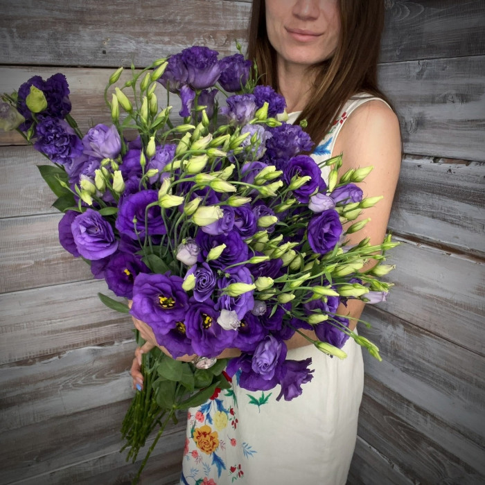 Эустома фиолетовая - доставка цветов Ялта