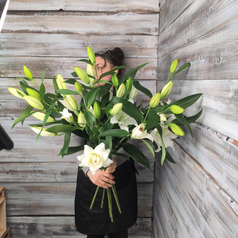 "Лилия" - купить цветы в Ялте